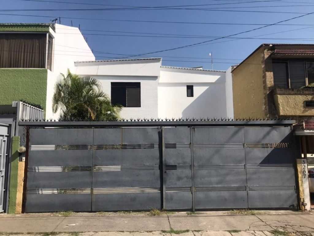 Oficinas con uso de suelo en renta a una cuadra de Lopez Mateos