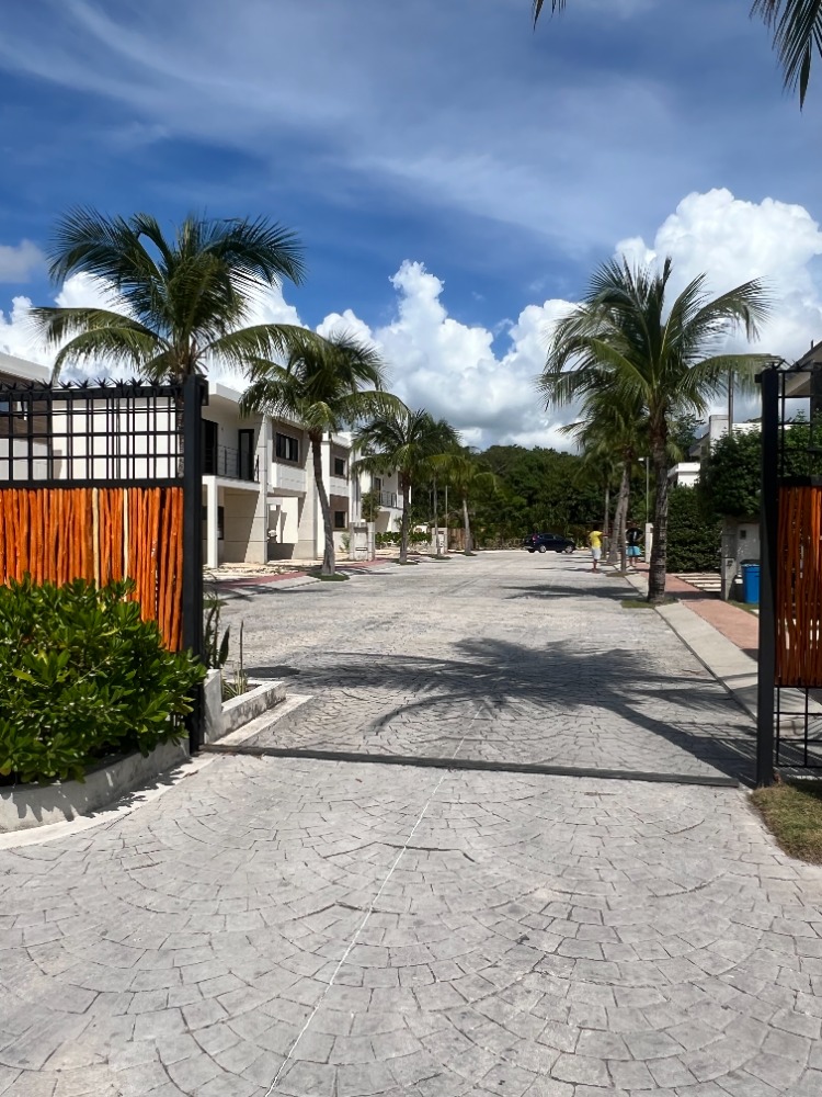 House selling in Tulum, QR Mexico