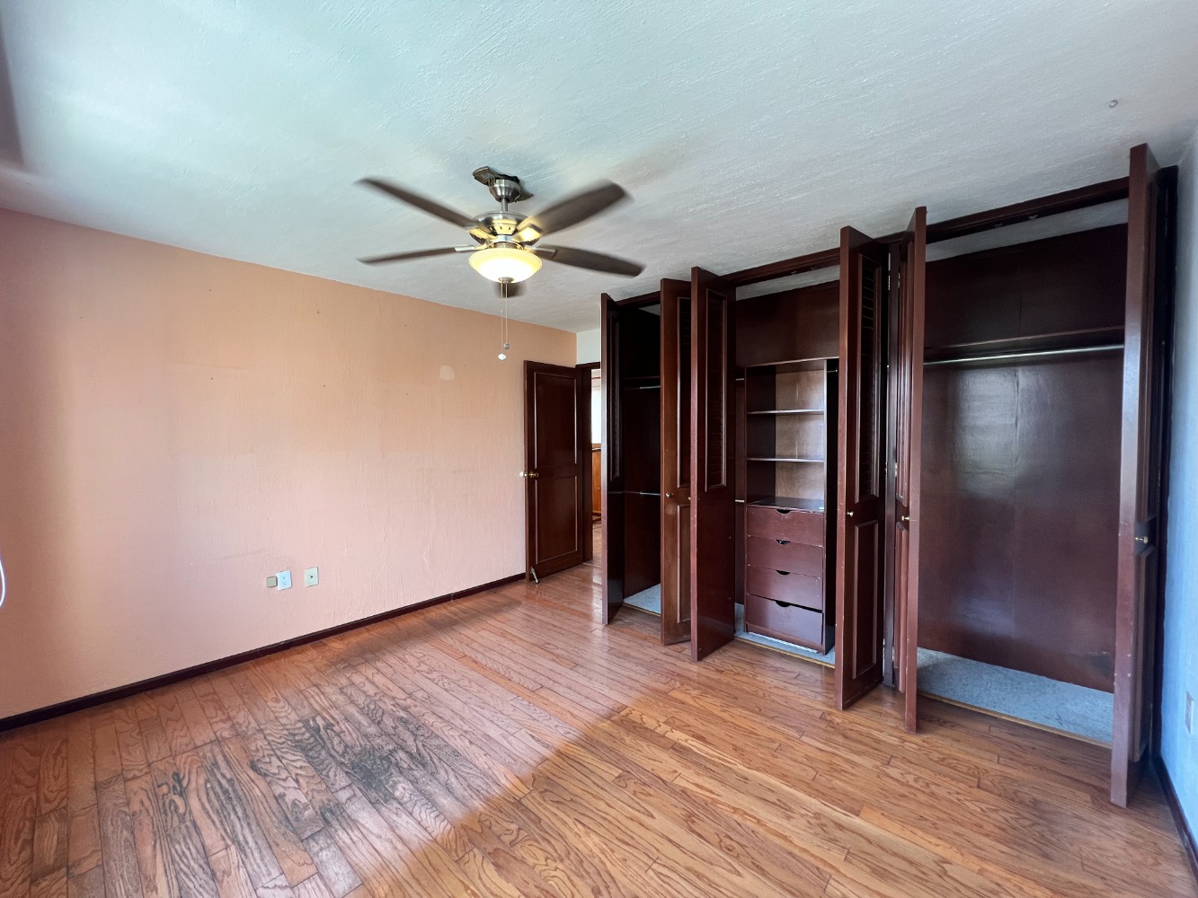 VENTA Casa amplia en condominio La Gavia 