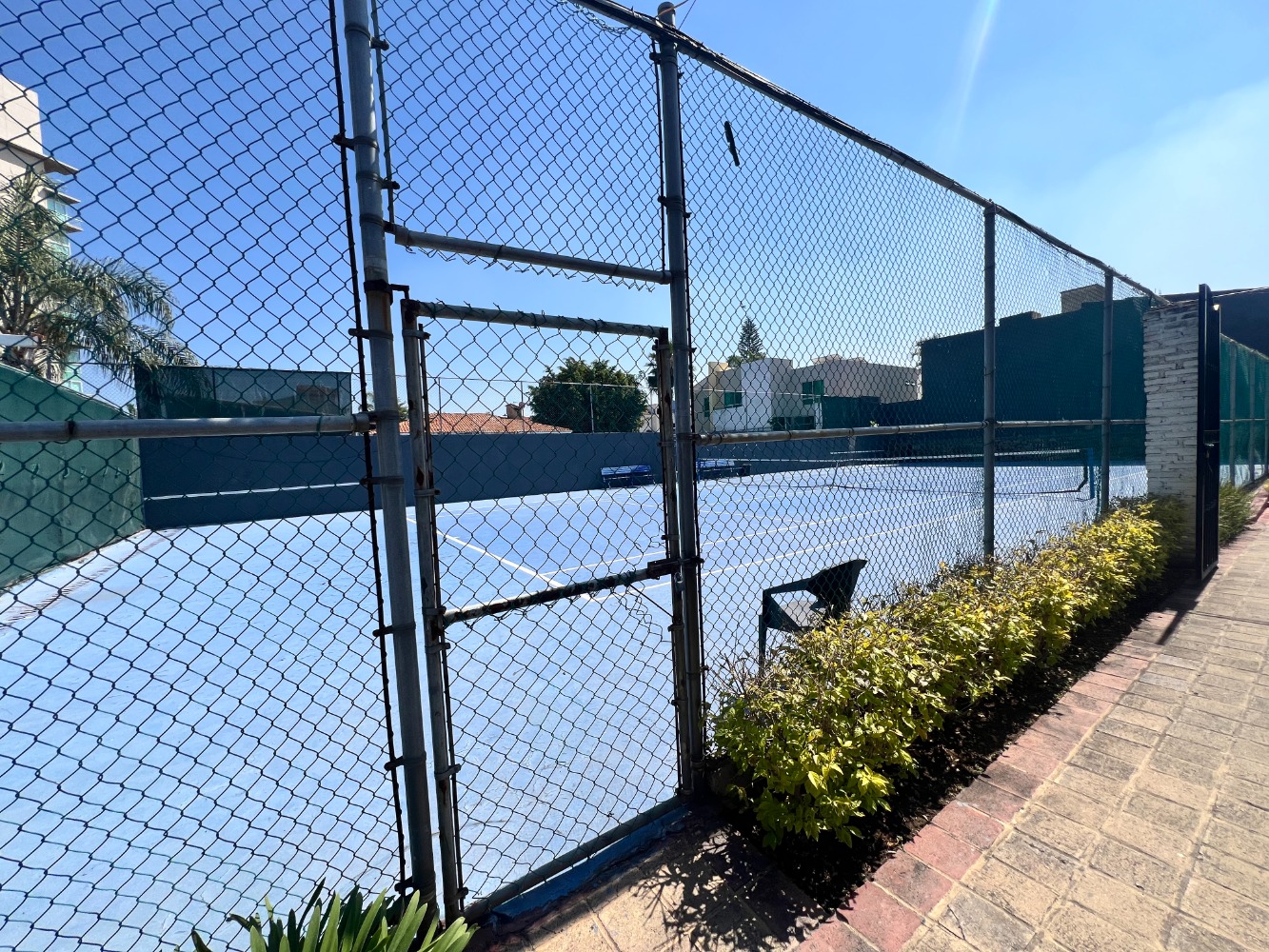 VENTA Casa amplia en condominio La Gavia 