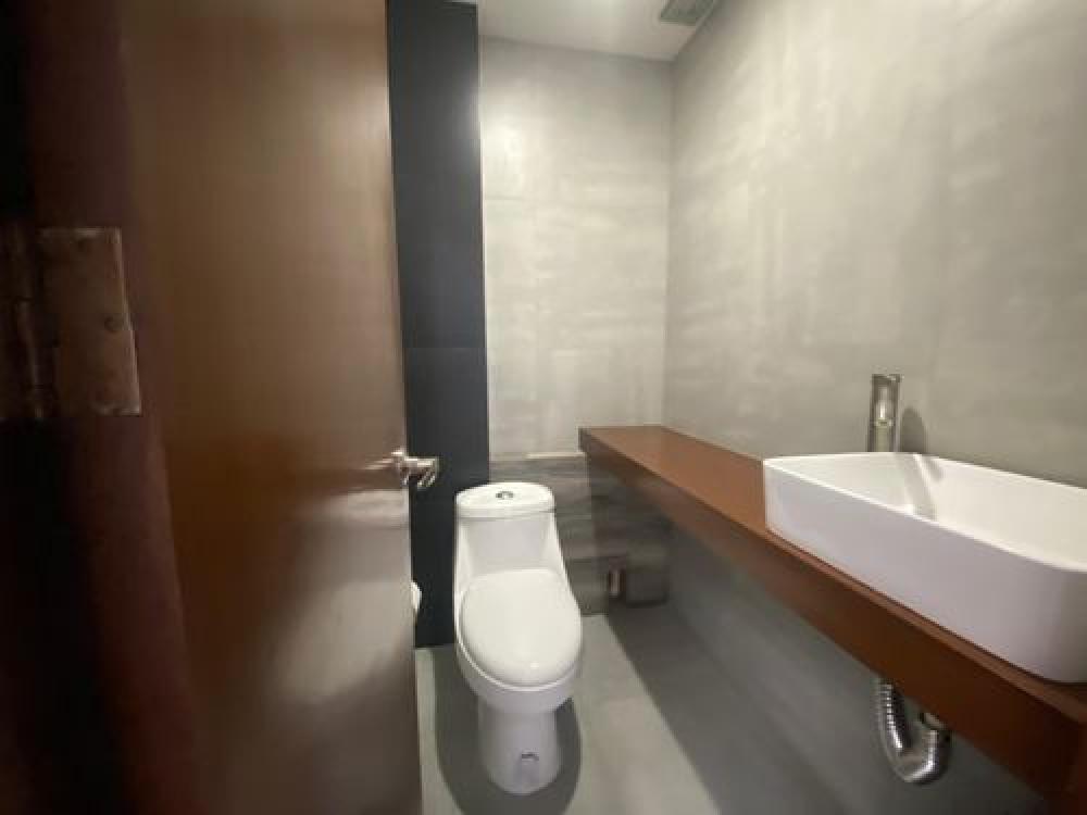 Oficinas en venta en el CONDOMINIO GUADALAJARA