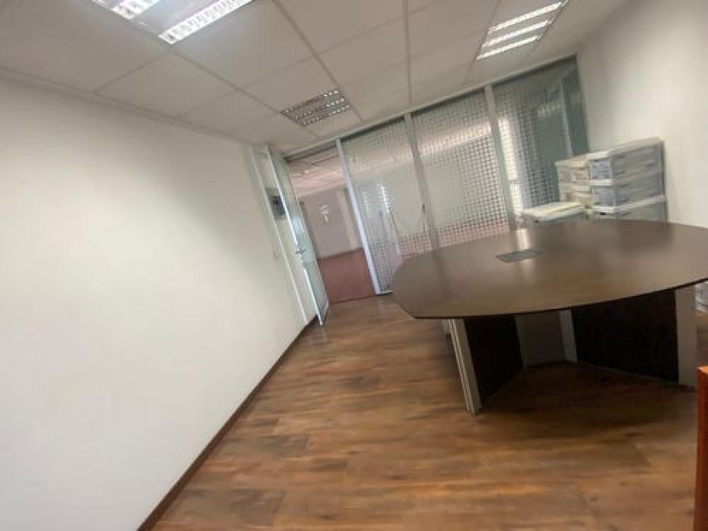 Oficinas en venta en el CONDOMINIO GUADALAJARA