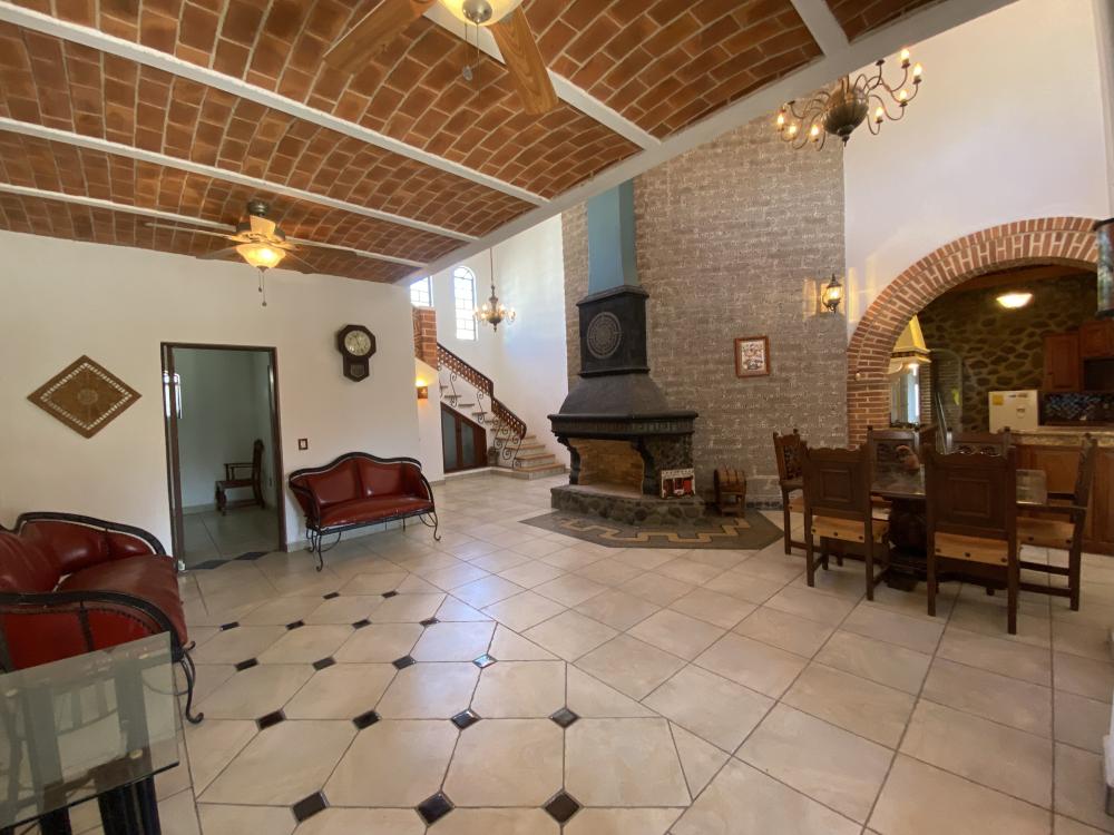 Residencia que ofrece calidad de vida en Vista Hermosa, Ajijic. Chapala