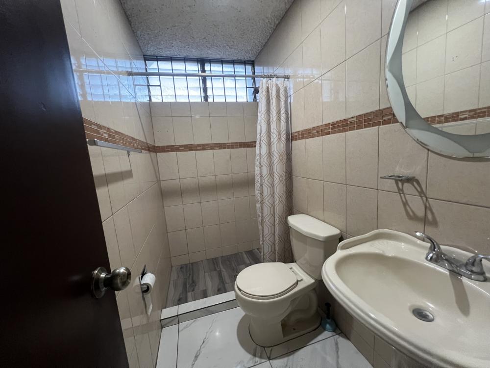 Zapopan, Prados Tepeyac, Casa en renta en esquina