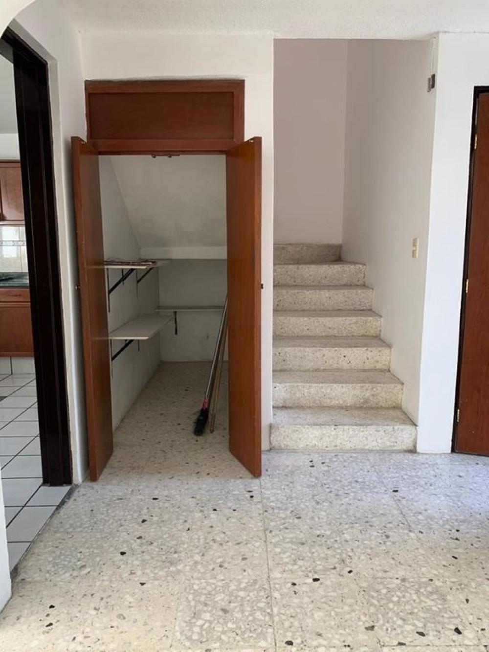 Oficinas con uso de suelo en renta a una cuadra de Lopez Mateos