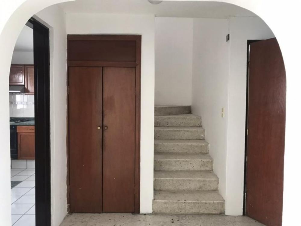 Oficinas con uso de suelo en renta a una cuadra de Lopez Mateos