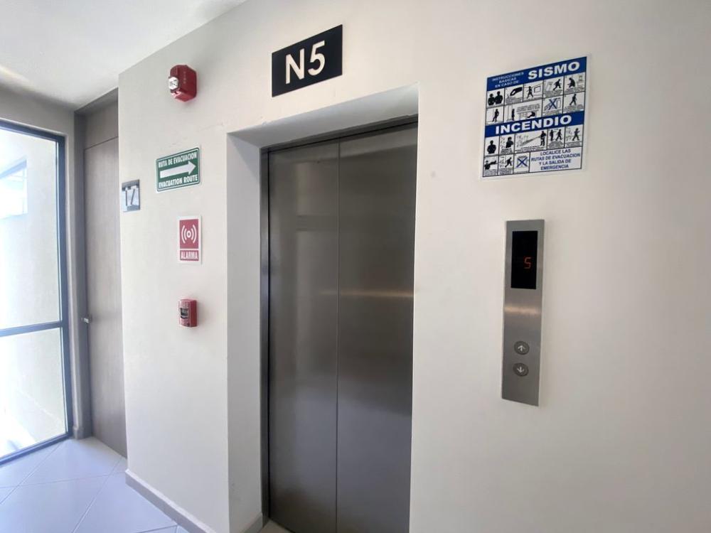 OPORTUNIDAD depa semi nuevo en Santa Ana Tepetitlan